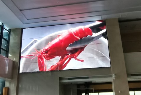 大冶中醫(yī)院室內(nèi)全彩P2.5調(diào)試完畢   尺寸：7.04x3.84m   像素點(diǎn)：2816x1536